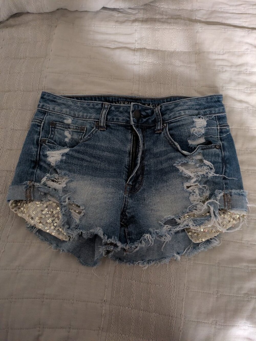 American Eagle Outfitters High-Rise Festival Jean Shorts with Sequined Po Size 6